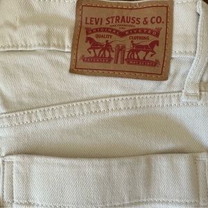 White bootcut Levi jeans in size 24